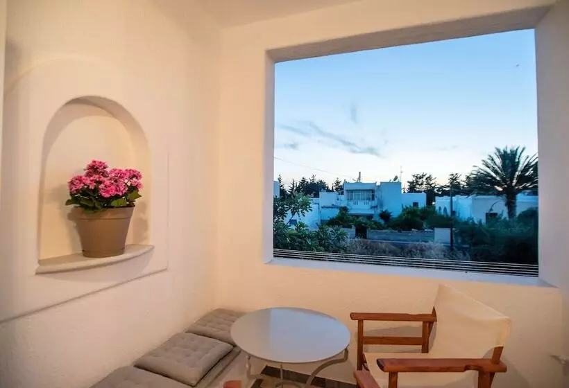 Kontaratos Studios & Apartments