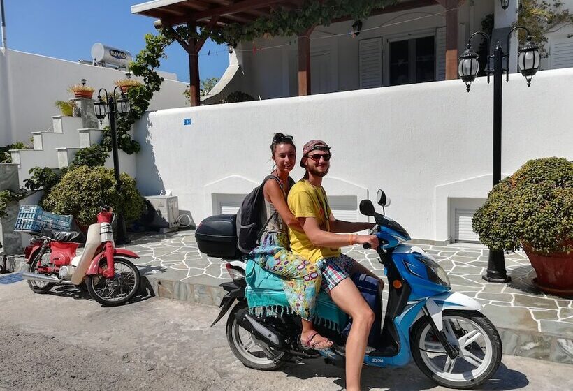 Kontaratos Studios & Apartments