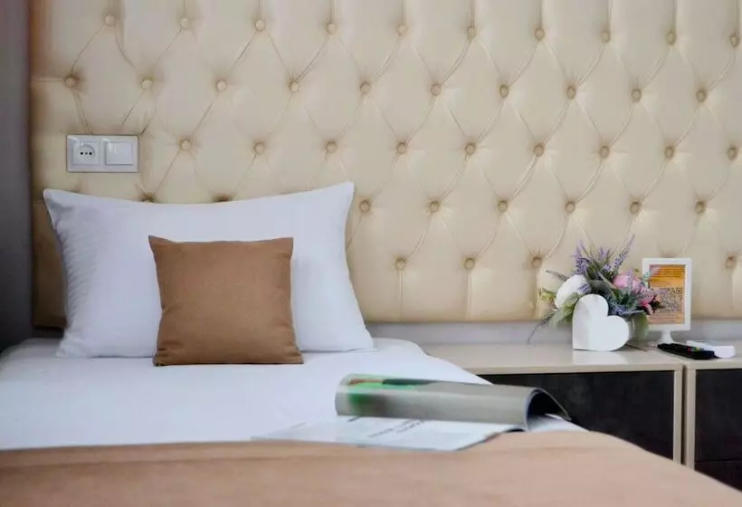 Hotelli Lux Promo Park & House