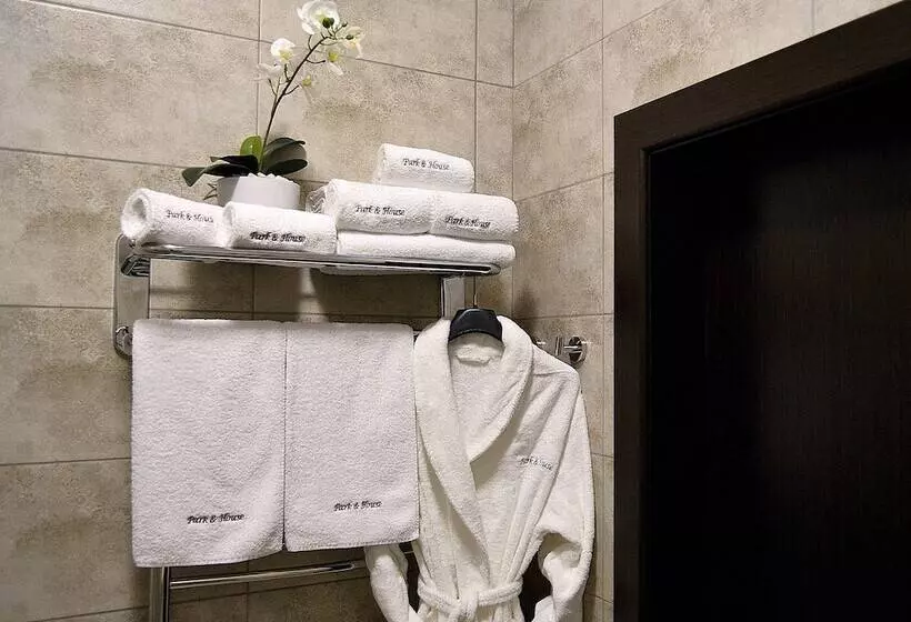 Hotelli Lux Promo Park & House