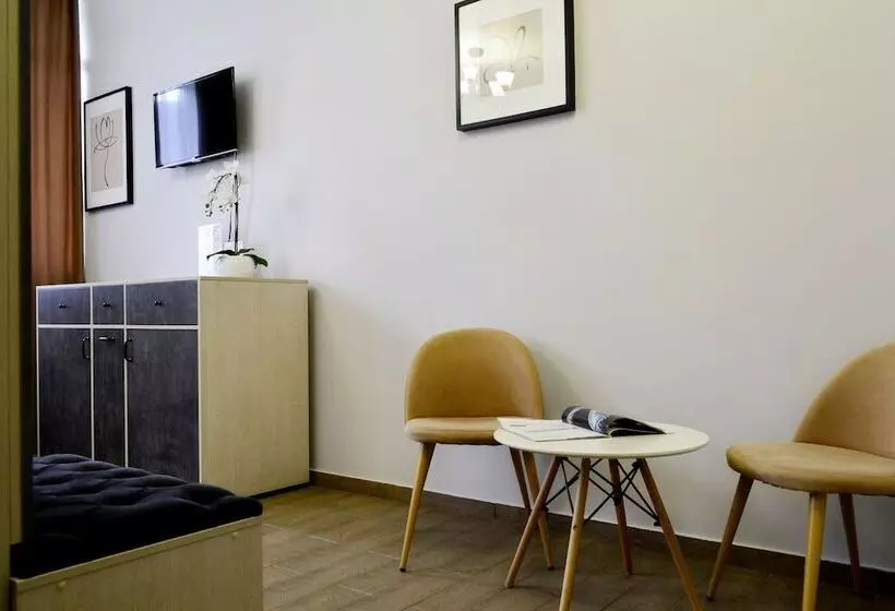 Hotelli Lux Promo Park & House