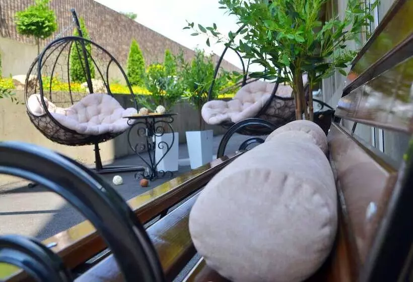 Hotelli Lux Promo Park & House