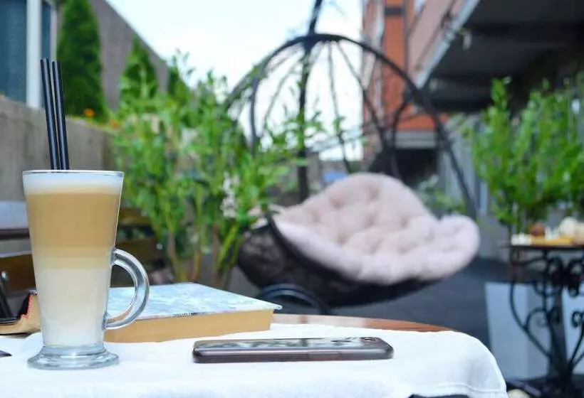 Hotelli Lux Promo Park & House