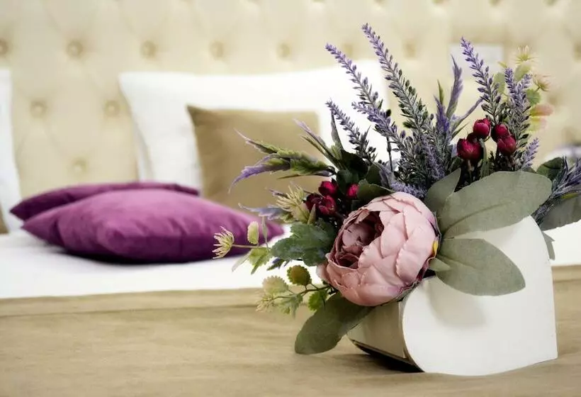 Hotelli Lux Promo Park & House