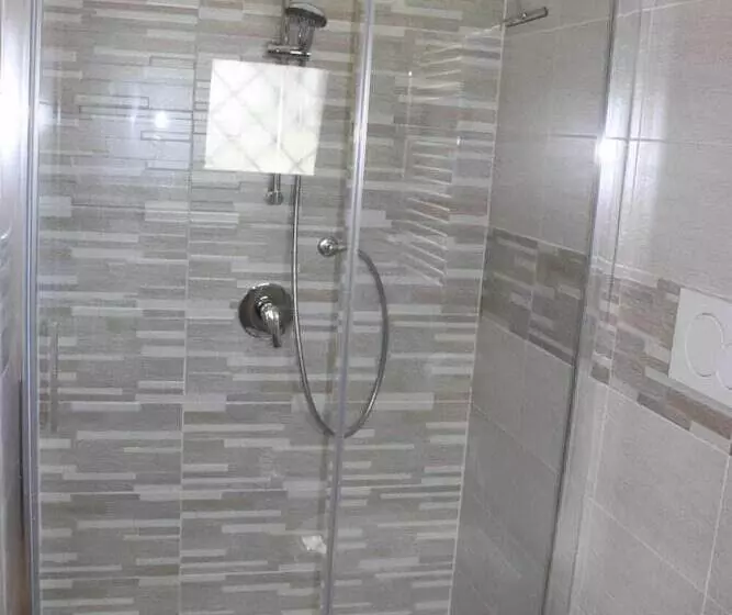 Majatalo Gh Orchidea