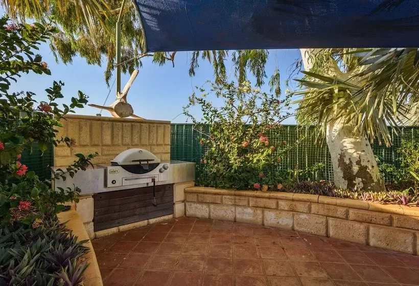 17 Ningaloo Street