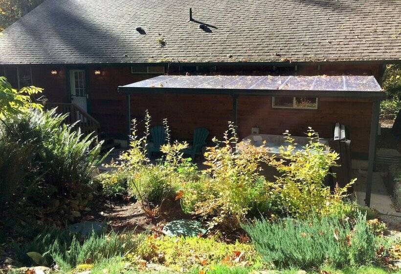 65gs Hot Tub Wi Fi Pets Ok Bbq Sleeps 10