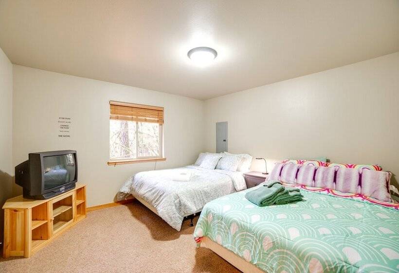 65gs Hot Tub Wi Fi Pets Ok Bbq Sleeps 10