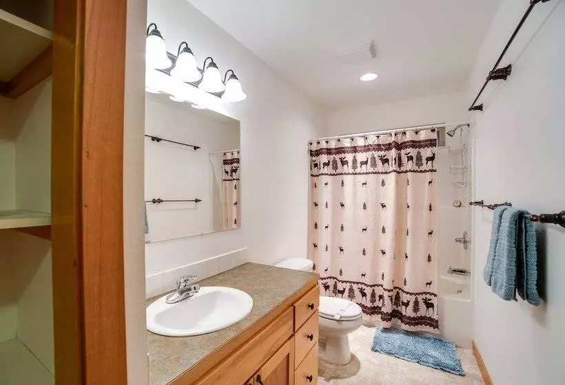 65gs   Hot Tub   Wi Fi   Pets Ok   Bbq   Sleeps 10