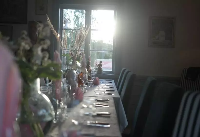 ベッドアンドブレックファースト Chinova Mötesgård