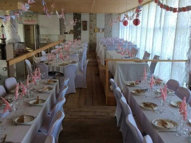 ベッドアンドブレックファースト Chinova Mötesgård