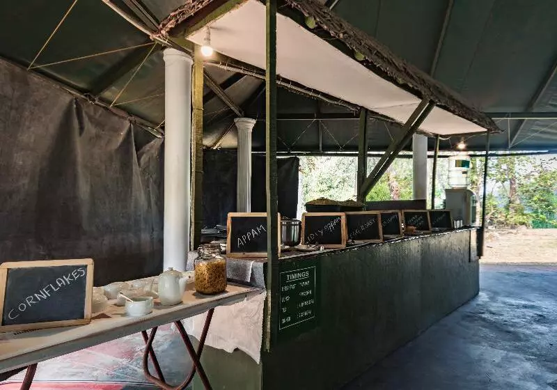 Hotelli Amritara Riverside Luxury Tents