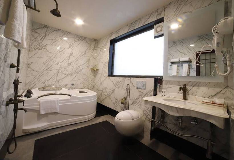 酒店 Options Lawns