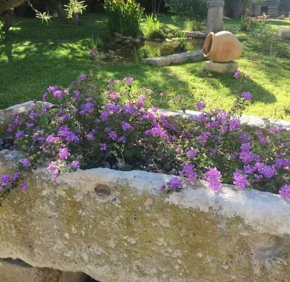 Majatalo Chambre D'hotes Les Cigales