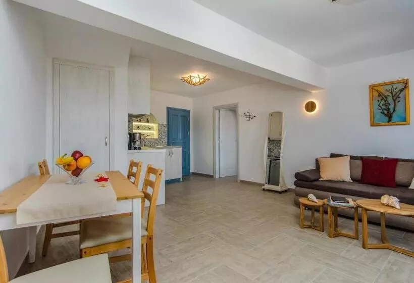 ベッドアンドブレックファースト Adamantios Villas & Suites