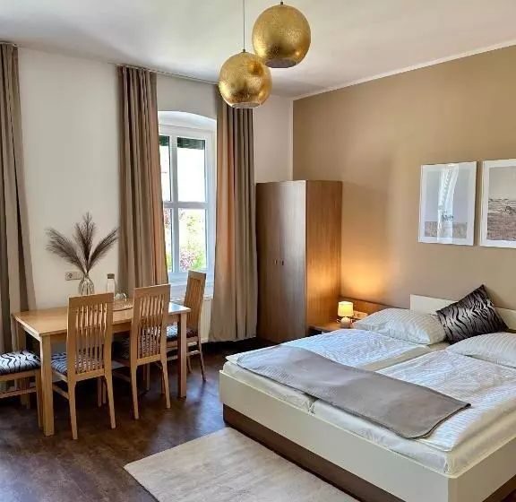 Aamiaismajoitus (B&B) Johnys Jungle