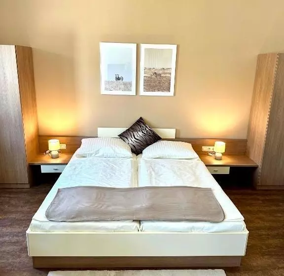 Aamiaismajoitus (B&B) Johnys Jungle