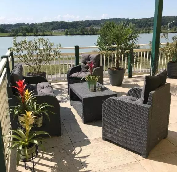 Aamiaismajoitus (B&B) Johnys Jungle