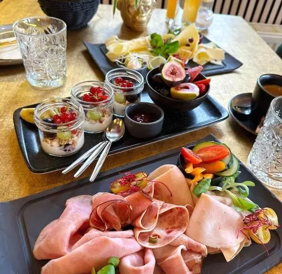 Aamiaismajoitus (B&B) Johnys Jungle