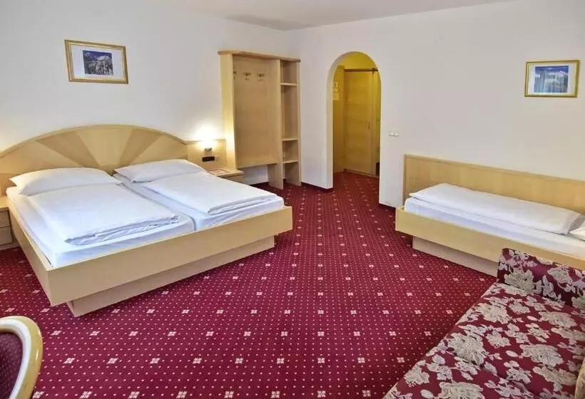 Aamiaismajoitus (B&B) Zimmervermietung Zum Weissen Rössl