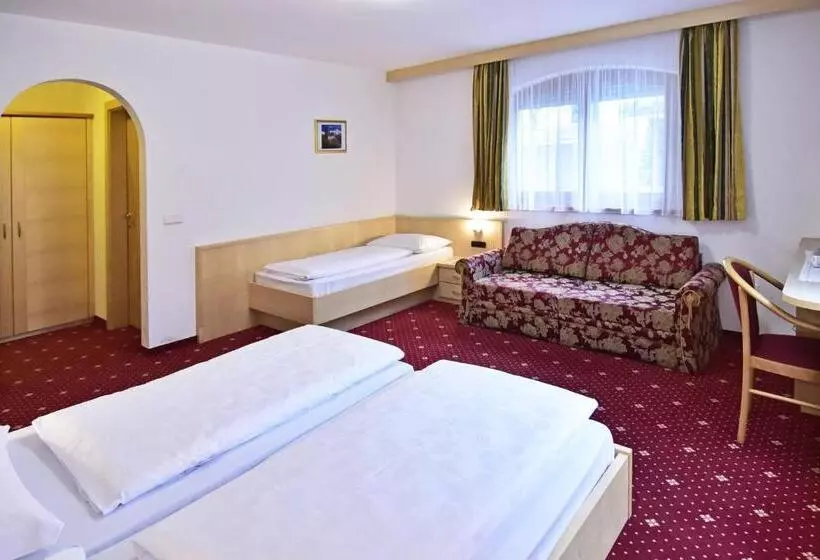 Aamiaismajoitus (B&B) Zimmervermietung Zum Weissen Rössl