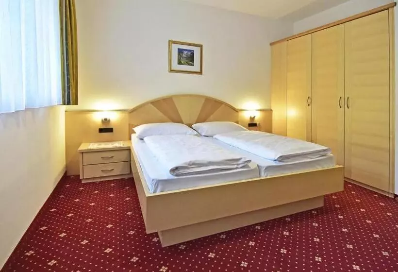 Aamiaismajoitus (B&B) Zimmervermietung Zum Weissen Rössl