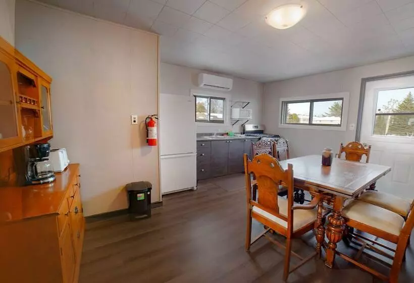 Glen Garry Motel And Cottages