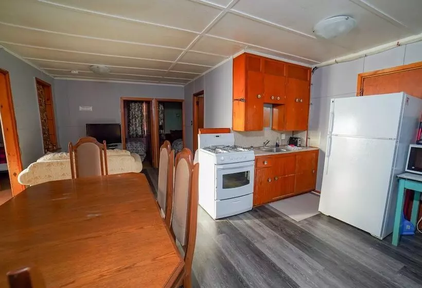 Glen Garry Motel And Cottages