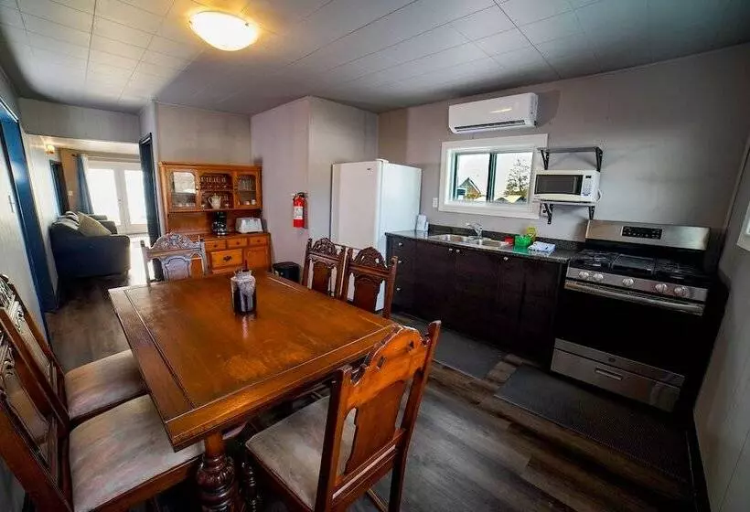 Glen Garry Motel And Cottages