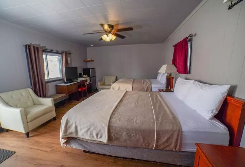 Glen Garry Motel And Cottages