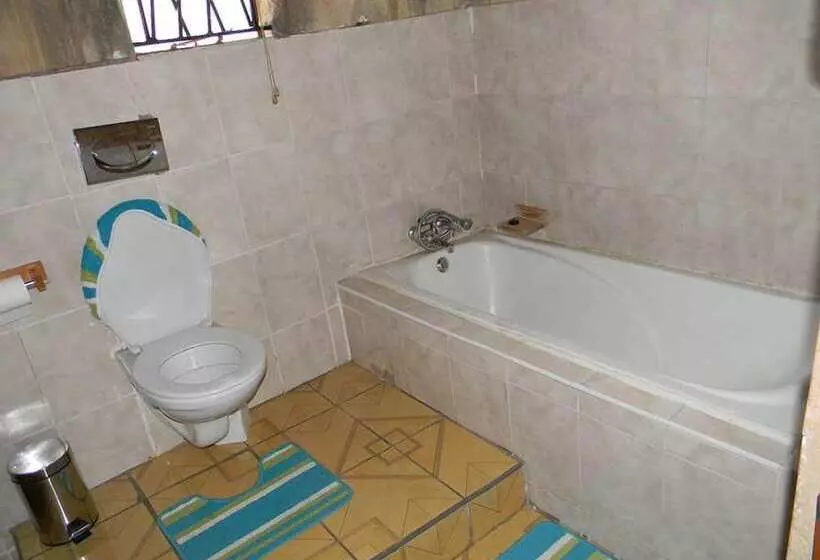 ホテル African Cave Lodge