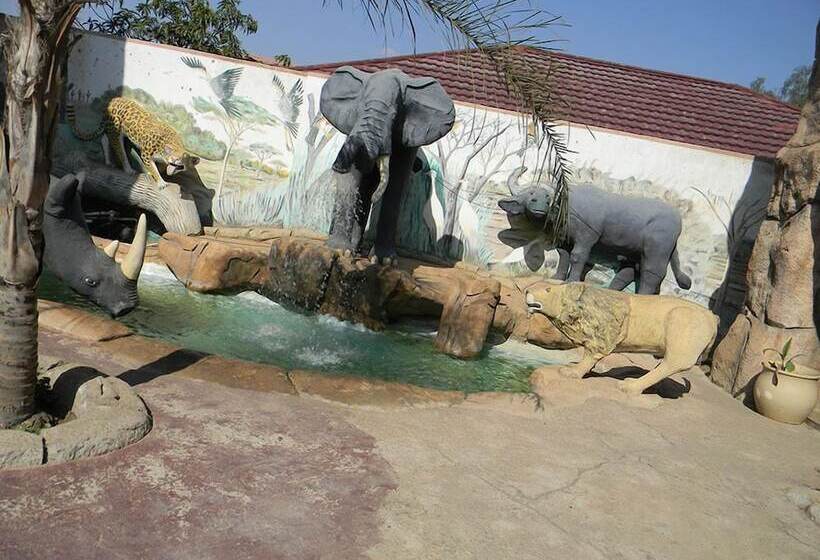 ホテル African Cave Lodge