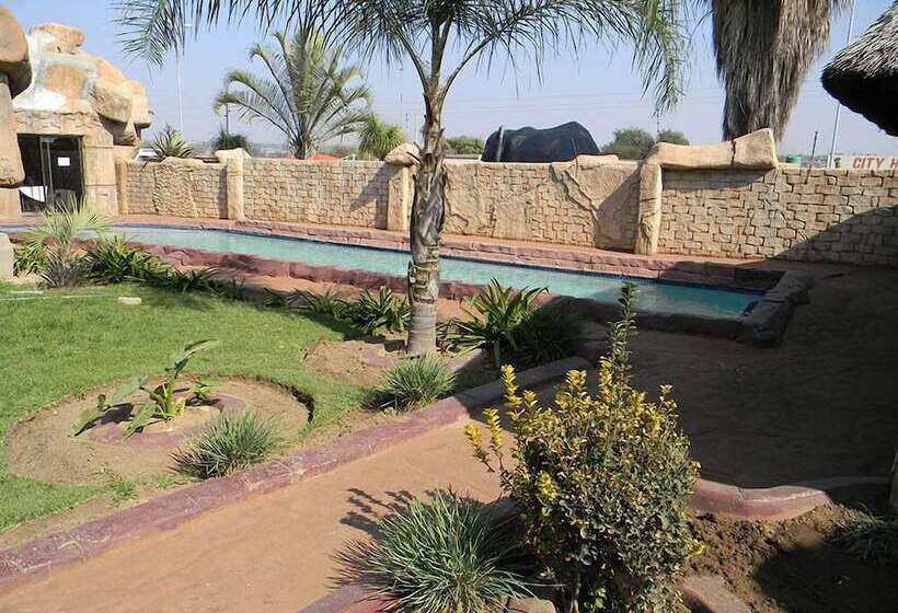 ホテル African Cave Lodge