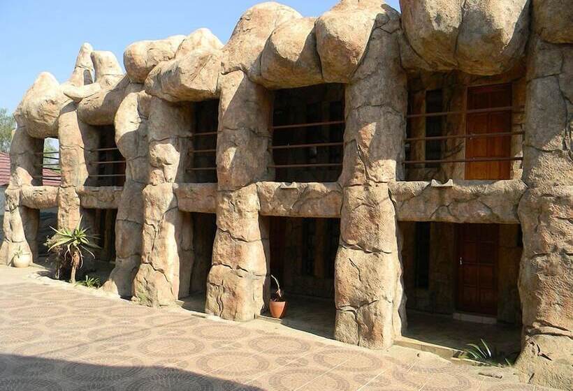 ホテル African Cave Lodge