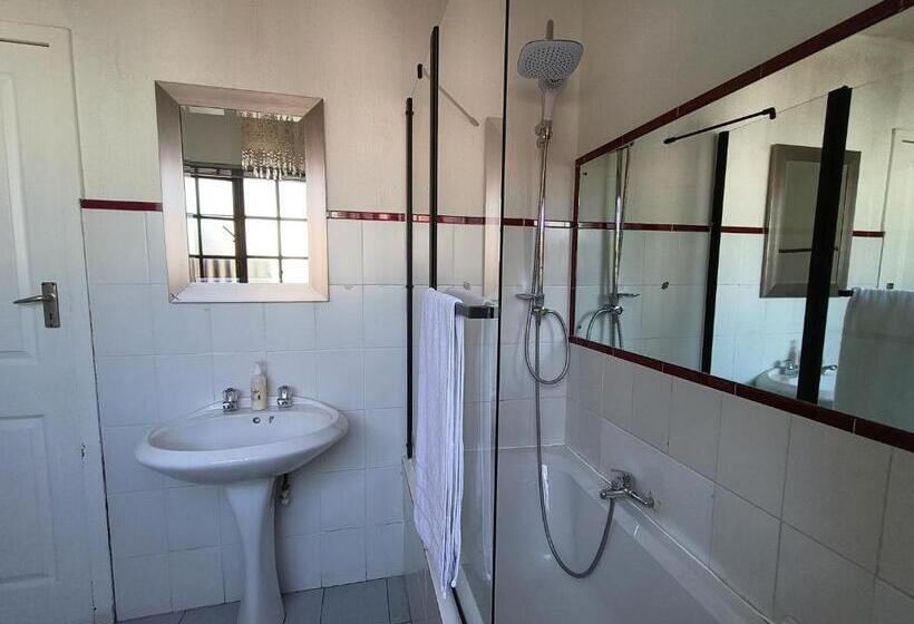 تختخواب و صبحانه Libra Lodge