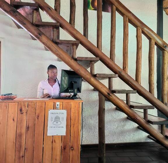 تختخواب و صبحانه Libra Lodge