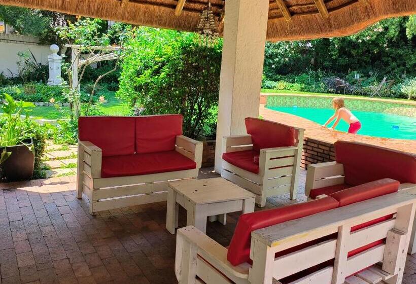 تختخواب و صبحانه Libra Lodge