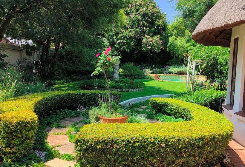 تختخواب و صبحانه Libra Lodge