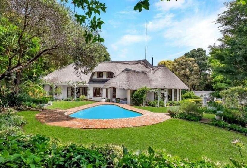 تختخواب و صبحانه Libra Lodge