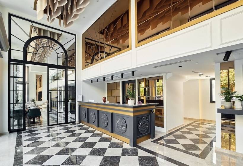 هتل La Fleur Boutique