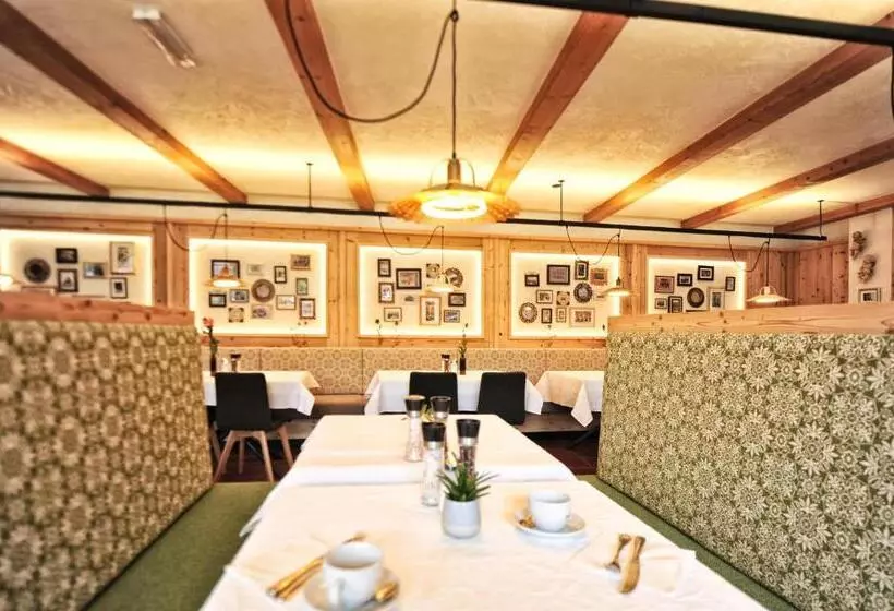 ホテル Fischerwirt Am See