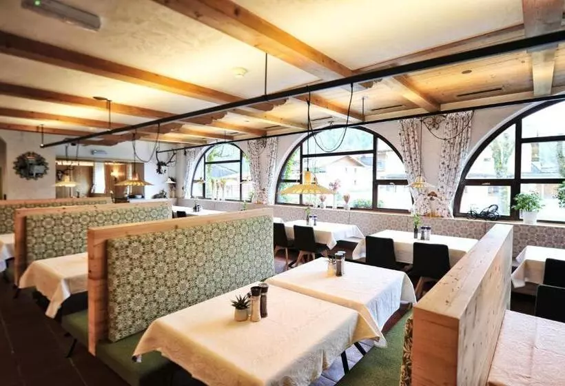 ホテル Fischerwirt Am See