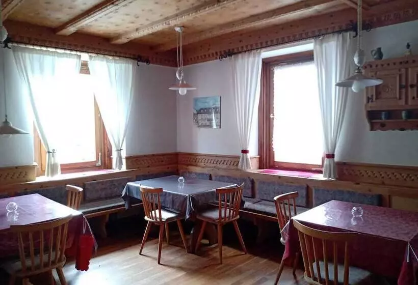 ホテル Gasthof Weisskugel