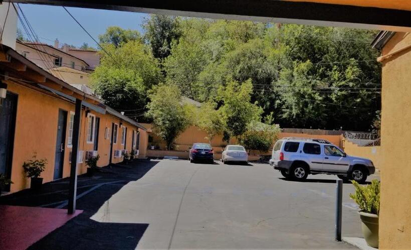 מוטל Day N Night Inn   Near Universal Studios Hollywood