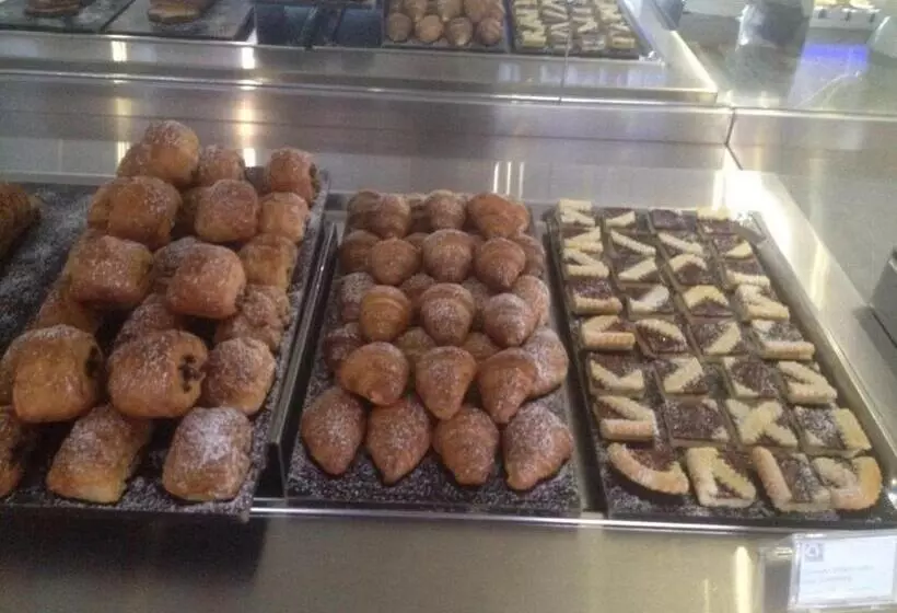 هتل A Point Arezzo Park