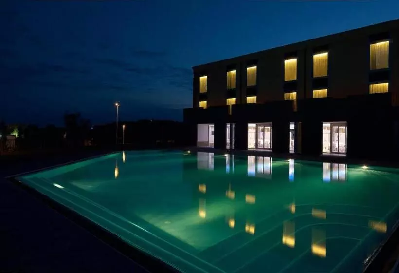 هتل A Point Arezzo Park