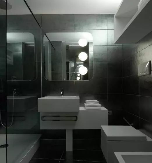 هتل A Point Arezzo Park