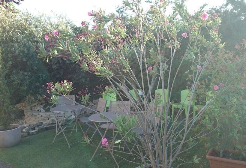 Отель A&h Privilège Lyon Est Saint Priest Eurexpo