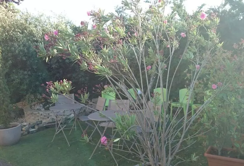 בית מלון כפרי A&h Privilège Lyon Est   Saint Priest Eurexpo