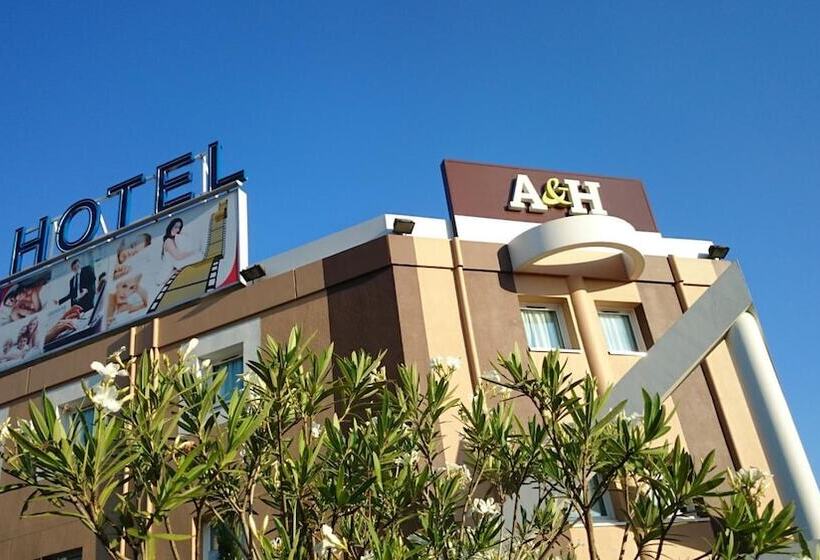 Отель A&h Privilège Lyon Est Saint Priest Eurexpo